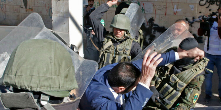 د. الياس ميشال الشويرييستند الى مقولة إصلاحية ويُعلّق:هل يُمكن تحطيم آلهة الفساد؟