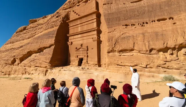 برسم القيّمين على وزارة السياحة اللبنانية : أرقام قياسية لقطاع الضيافة في السعوديةوالمحصلة في العام السابق48،8 مليار ريال…