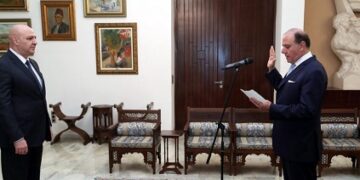 بعدما  أقسم اليمين وتسّلم الحاكمية اللبنانيون باتوا مثل توما: لن يصدّقوا أقوال كريم سَعيْد بانتظار الأفعال و…الإنجازات  ووضع الأصبع على الجرح!