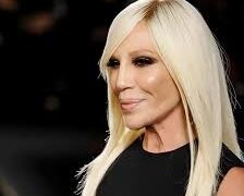 رغم اضطرابات الأسواق العالميةبسبب رسوم ترامب الجمركية…صفقة “برادا” لـ Versace قائمةلمنافسة عمالقة الموضة الفاخرة…