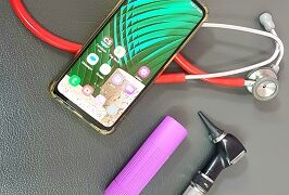 حتى لا يقال: “ماتت مروءة الأطباء”!.