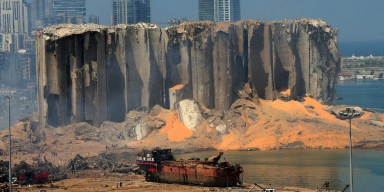 بين الماضي المشرق والحاضر المؤلم.. د. الياس ميشال الشويري: هل يصبح مرفأ بيروت ذكرى  تُعرض في المتاحف فيما السفن تمرّ من حوله الى موانئ أخرى؟…