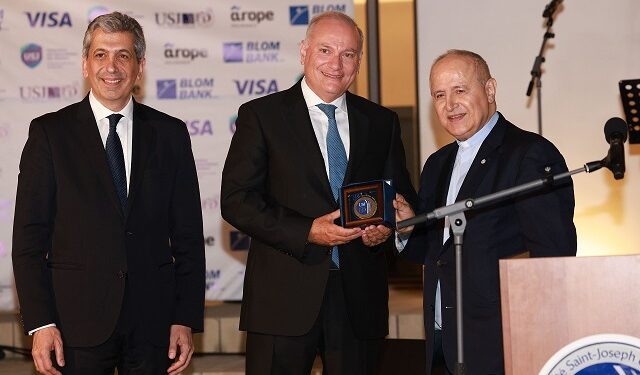 بنك لبنان والمهجريُشارك في ندوة عن الفرانكوفونيةنظّمها اتحاد جمعيات خريجي U.S.j..سعد أزهري:تعاوننا مع الجامعة شكّل رسالة للإنفتاحوجسراً بين لبنان والعالم..