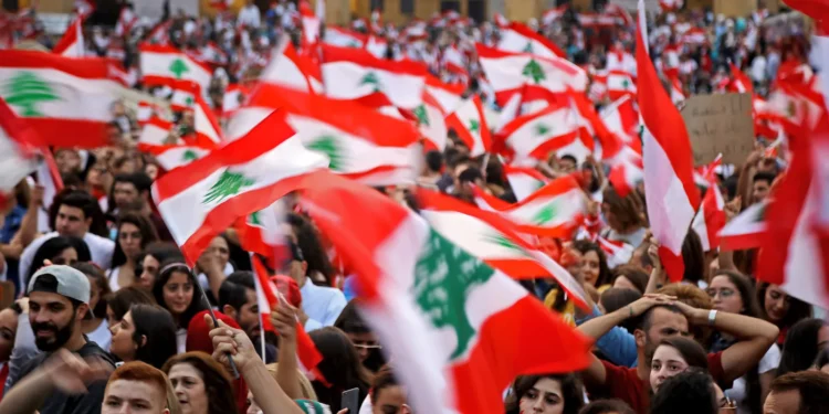 د. الياس ميشال الشويري يكتب عنالتباين بين المجتمع والدولة في لبنان:الشعب يلوم دون مساءلةوالدولة تستمر في غيّها!