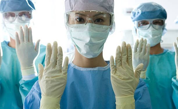 5 أيار يوم عالمي لنظافة الأيدي: القفازات ضرورية لكنّها لا تغني عن غسل الأيدي  ومعالجة النفايات الطبية…