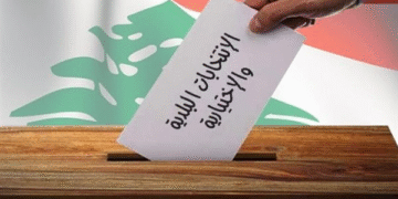 الإنتخابات البلدية والإختيارية في لبنان توصل الفنان أحمد دوغان الى “المخترة”.. قطاع التأمين يدخل المنافسة      عبر شخصيتين معروفَتَيْن: د. سعيد حديفة وجوني الفغالي الأول أعاد الى الأشرفية رونقها الجمالي والثاني يدخل مجلس بلدة وادي شحرور  ومعه مشاريع تقوم على التغطيات…