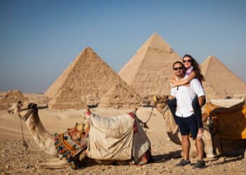 سياح مصر زادوا 25 بالمئة في الربع الأول من 2025 والوزير المعني يُطلق حملة ترويجية في 8 دول أوروبية…
