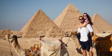 سياح مصر زادوا 25 بالمئة  في الربع الأول من 2025  والوزير المعني يُطلق حملة ترويجية  في 8 دول أوروبية…