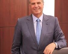 قطار الأستثمار وُضع على السكّة    يوم انتخاب الرئيس جوزاف عون..   جاك صراّف: الحكومة تسعى الى تنفيذ    مشاريع عبرنا مثل مطار رنيه معوض..    ندعو الى دور تكاملي استثماريا  بين بيروت و دمشق..  بغداد تستضيف مؤتمراً عن الإستثمار    واستيراد الدواء انخفض بنسبة 40 بالمئة…