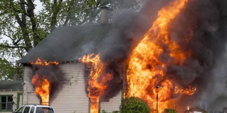 تزامناً مع موجة الحرائق في الصيف..   نشرة اتحاد شركات التأمين المصريةتكشف الأسباب والحلول وأنواع التأمينوبعض التجارب العالمية…