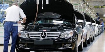 “مرسيديس بنز” استرجعت223 الف سيارة صغيرةبسبب عيوب في الوسائد الهوائية…