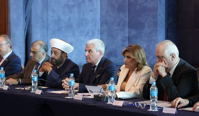 بعد رفع الحصانة عن وزير الصناعة السابق..جو عيسى الخوري: وضعنا كلّ ما عندنا من مستندات وملفات بتصرّف القضاء…35 بالمئة من المغتربين يحق لهم    انتخاب أكثر من 6 نواب!