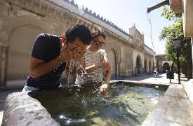 درجات الحر تنكسر قريباً لتعود الى معدلاتها الطبيعية…   مدينة تونس سجّلت أعلى درجة مئوية عربياً عام 1913  …