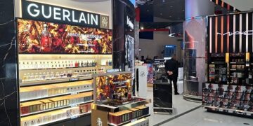 من “أدب الرحلات” مجدداً:عدنا في زيارة الى كندا..(1)قابلتنا الموظفة “عذبة”وكم كانت تُشبه اسمها…