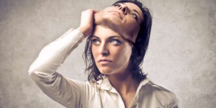 الدين بين الإستغلال السياسي والجوهر الإنساني.. د. الياس ميشال الشويري: “لا تُعادي إنساناً بناءً على دينه بل على أعماله”.