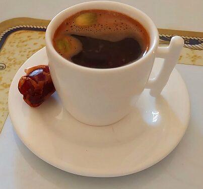 دراسة على حلقات للدكتور غالب خلايليعن سيدة المشروبات: القهوةبعدما أقرّ الطب بفائدتها الصحيةإذا شُربت باعتدال..مكتشفها راعي ماعز عربيومن اليمن انتقلت الى دول العالم…