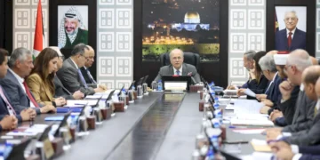 “ادفع الكترونياً واحصل على حسم 10 بالمئة”قرار فلسطيني لتعميم الرقمنة في التأمين..