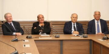 قاعة باسم روجيه نسناس في الـ USJوفاء لرجل أعطى الكثيرفي الإقتصاد والتأمين…