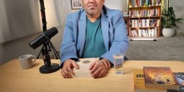 ما الفرق بين القارئ والمثقف والمفكر؟