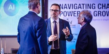 سلسلة المعرفة من بنك الفجيرة الوطني  تسلّط الضوء على دور الذكاء الاصطناعي في تحقيق النمو المستدام للأعمال