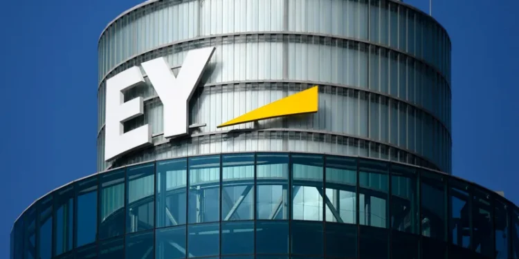 “أرنست اند يونغ “في تقرير دولي:  نموّ اقتصاد الإمارات الى4.1 عام 2026…