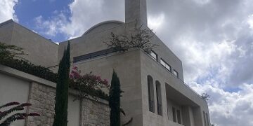 “ليا أسوريكس” تشارك المسنين في “بيت رفقا” في يومهم العالمي في إطار التزاماتها الإجتماعية والإنسانية…