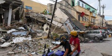 زلزال “بوغو” الفيليبينييتسبّب بـ 300 هزّة ارتدادية…