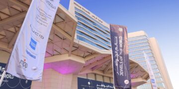 أكثر من ملياري دولار قيمة التحف النادرة في معرض «جواهر العالم»…