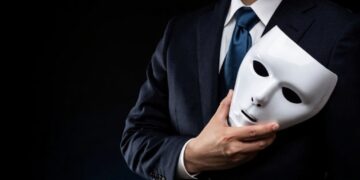 حين يصبح الخراب عيداًوالهزيمة بطولة…د. الياس ميشال الشويري معلّقا :الإنتصارات الوهمية في لبنانقناع لتغطية الهزائم…