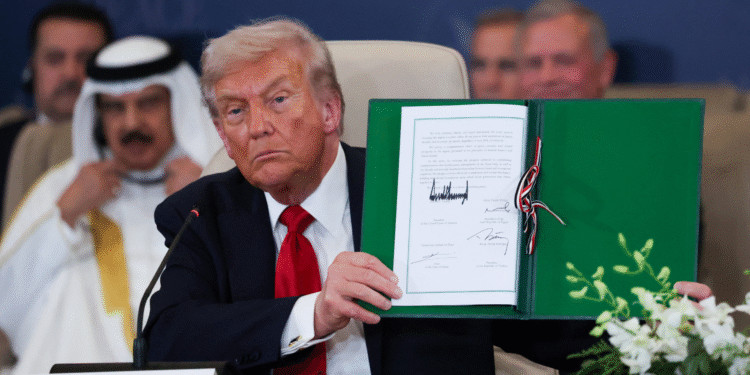 راحت “سكرة” الحربوحلّ “همّ” وقف النار…تقرير صاعق للبنك الدوليعن قطاع غزة والضفة:شللٌ في معظم القطاعاتوالمطلوب حَشْد دَعْم العالم  لتعبئة المساعدات وتوفير السيولة…