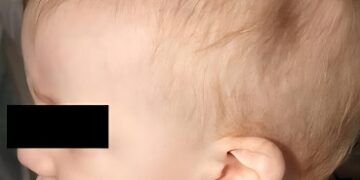 عندما يراجع أهل المريض مشفاهم   بعد ساعات من زيارة طبيبهم…الحكمة أعلى مراتب الطب..