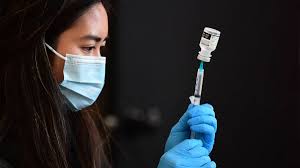 دراسة تكشف: لقاح «كوفيد»أقل ضرراً من الفيروس نفسه