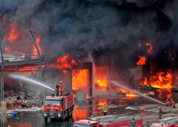 حاول تضميد جرح بيروت المفتوحفواجه تهديدات مباشرة تمسّ حياته..د. الياس ميشال الشويري:القاضي طارق بيطارشعلة صغيرة تقاوم العتمة…