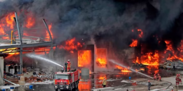 حاول تضميد جرح بيروت المفتوح فواجه تهديدات مباشرة تمسّ حياته.. د. الياس ميشال الشويري: القاضي طارق البيطار شعلة صغيرة تقاوم العتمة…