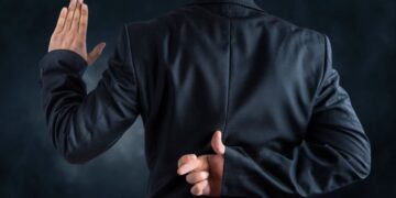 الإستهلاك المُفرط لكلمة “الله” أفرغها من مضامينها.. د. الياس ميشال الشويري: مجتمع لا يُقدّس الصدق في كلماته لا يُمكن أن ينهض من أزماته…