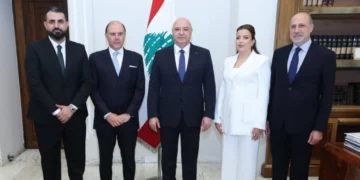 حاكم مصرف لبنان وأعضاء هيئة الأسواق المالية يؤدّون اليمين أمام الرئيس عون