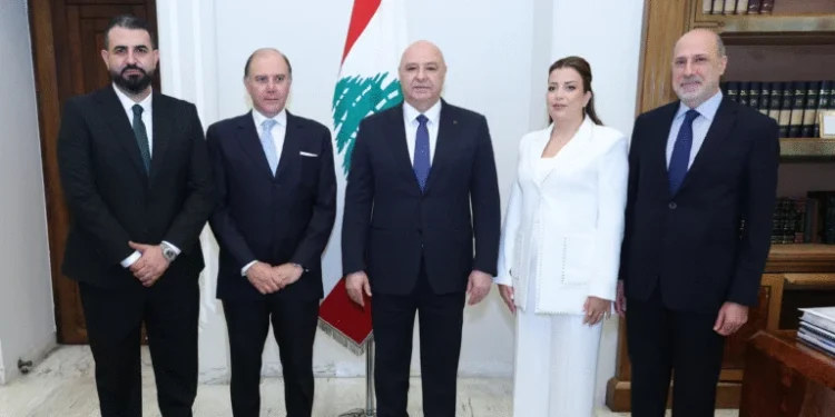 حاكم مصرف لبنان وأعضاء هيئة الأسواق الماليةيؤدّون اليمين أمام الرئيس عون