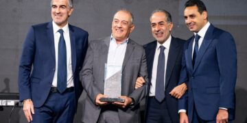 درع تكريمية لشركة “فيكتوار” بمرور تسع سنوات على توفير الرعاية لنادي الحكمة.. ناجي سلطانم: التغطية الرياضية جزء من توجّهات الشركة الإجتماعية والإنسانية والرياضية…