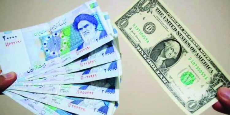 الريال الإيراني يهوي إلى أدنى مستوى له على الإطلاق