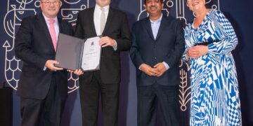 تقديراً لتميُّزها في إعداد الكفاءات الوطنية وتطوير قطاع التأمين السعودي “التعاونية” تفوز بجائزة “أفضل مُنْشأة في برامج التدريب المهني” من معهد التأمين القانوني البريطاني (CII)