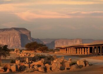 "العلا" تتوج عالميًا كأفضل مشروع سياحي