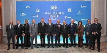 عشاء نقابة الوسطاء في الـ Seaside Pavillon: شموع ملأت الصالة رمزا لعودة النور والحياة الى لبنان.. طلال الأنسي في كلمته يطلب المساعدة لمواجهة الوسطاء غير الشرعيين…