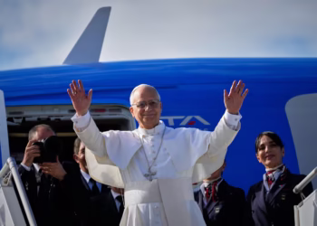 أتى البابا وغادر … وبقي لبناندولة بلا دولة وسلطة بلا أخلاقومجتمع يترك وحيداً في مواجهة مصيرهد. الياس ميشال الشوري:سقط الوهم القائل بإمكانيةإصلاح السلطة اللبنانية ...