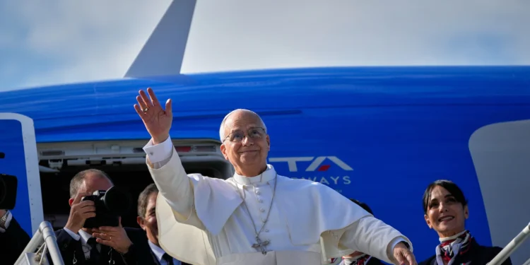 كانت زيارته بمثابة شعاع نورفهل تبقيه السلطة ام تطفئه؟د. الياس ميشال الشويري:الحفاظ على هذا الأمل الوطنييقع على الجميع...