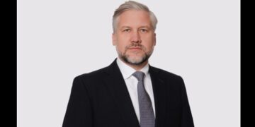 مجموعة إيه آي جي تعين آدم كليفورد رئيساً تنفيذياً للتأمين التجاري الدولي