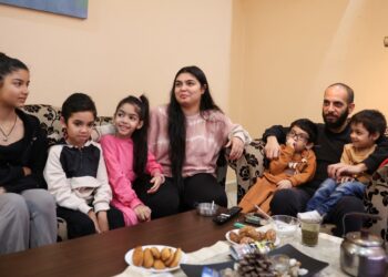 سوريا بدأت تتعافى اقتصادياًو من الأدلة:عودة "فيزا" و "ماستركارد"في الاسواق المالية و الشعبية..العملة الجديدة في الطريق الى التداولو قد حُذف منها صفران...