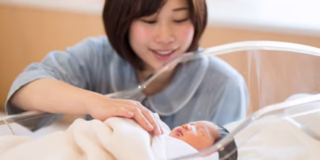 اليابان: مسعى لتوفير تأمين صحي عام يُغطي تكاليف الولادة…