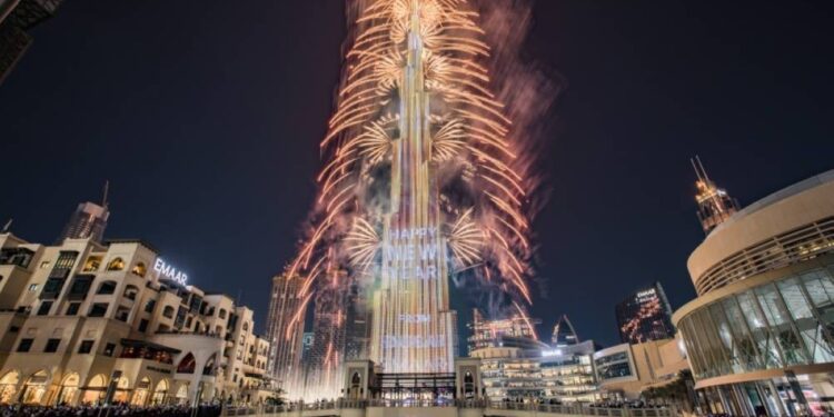 دبي تستعد لأضخم عرض عالمي..برج خليفة يحتفل برأس السنةمع لمسة بوليوودية