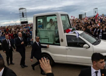 د. إلياس ميشال الشورييكتب عن زيارات البابا داخل لبنانومحطاته الدينية والانسانية ويقول:حضوره يُشبه دخول النورإلى بيتٍ انطفأت مصابيحه...