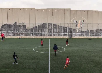 لمنح الأطفال حقهم في اللعب...«فيفا» و«يويفا» ينقذان ملعب كرة فلسطيني